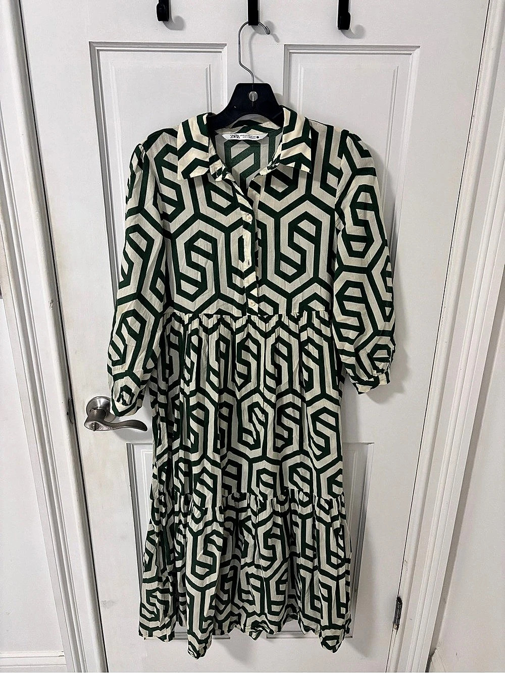 Pre onwed Zara Geometric Print Tiered Midi Shirt Dress Green & White XS Like New